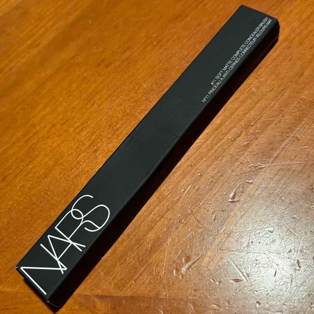 NARS Concealer Brush - Picture 2 of 15